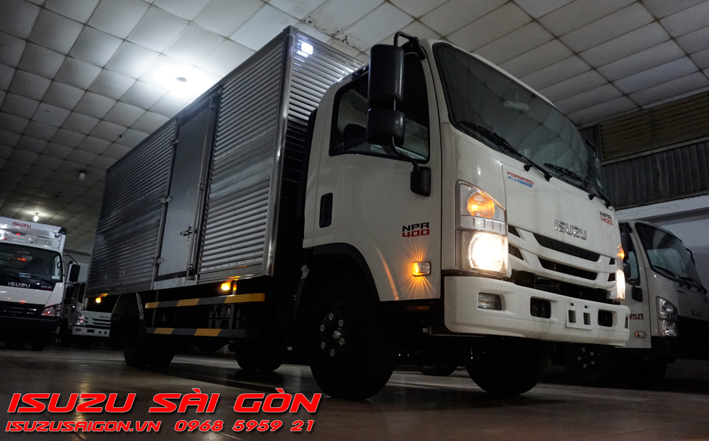Xe Tải Isuzu 3T5 Tấn Thùng Kín NPR400 3